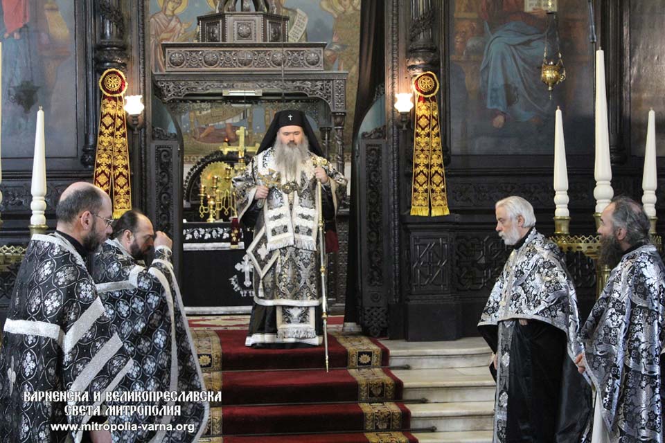 Света Литургия на преждеосвещените дарове и отбелязване паметта на светител Серафим Софийски във Варна - 1