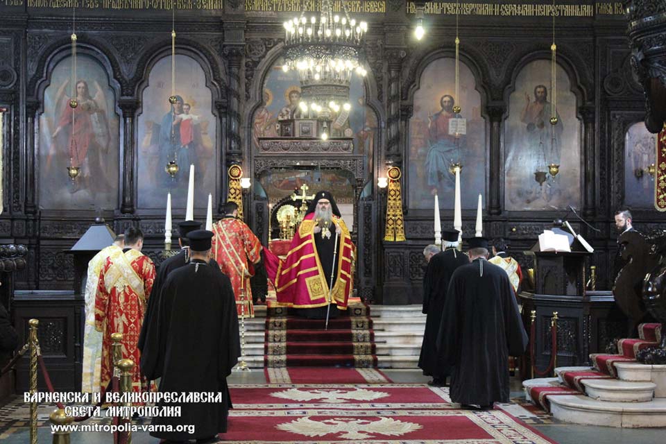 Архиерейска света Литургия на втория ден от Тържеството на тържествата - Възкресение Христово - 1