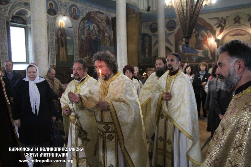 Света Литургия на Живоприемни Източник и посрещане на Богородичната чудотворна икона 'Скоропослушница' в град Търговище - 1