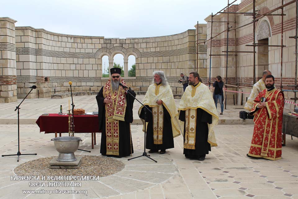 Светата Църква се сдоби с тринадесет нови члена в Голямата базилика в Плиска - 1