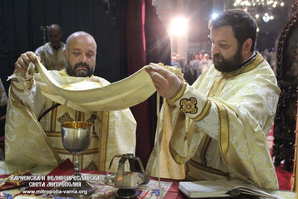 Божествена света Литургия в катедрален храм 'Успение Богородично' на Петдесетница - 1