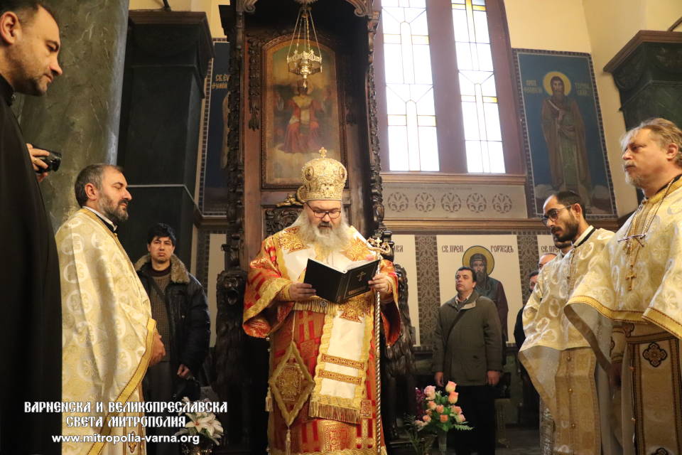Василиева света Литургия в храм 'Света Троица', град Добрич - 1