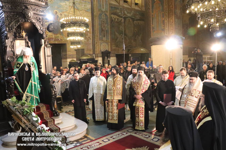 С отслужване на благодарствен молебен бе отбелязана 1150-годишнината от успението на св. Кирил Славянобългарски - 1