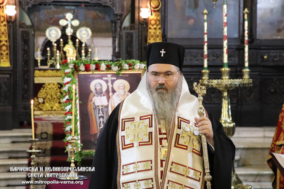 Митрополит Йоан отслужи молебен на 24 май - Ден на Българската просвета и култура и на славянската писменост - 1