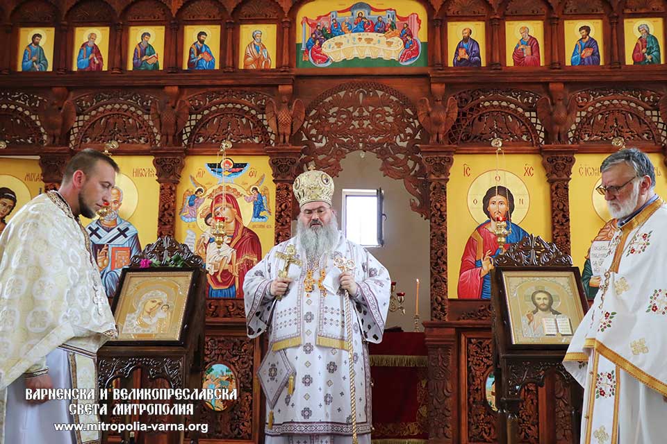 Освещаване на храм „Света Богородица - Достойно есть“, село Кранево - 1