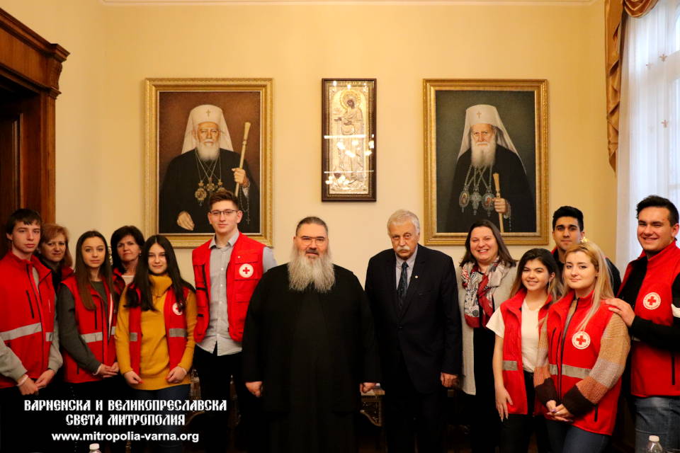 Младежи от Българския Червен кръст - Варна се срещнаха с митрополит Йоан - 1