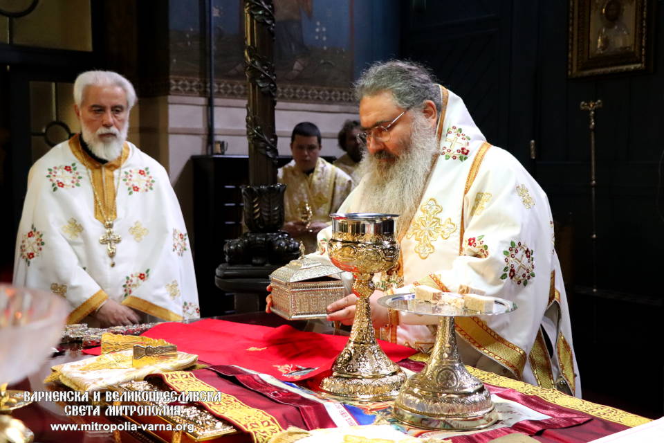 Архиерейска света Литургия на Неделя Сиропустна - Неделя на всеопрощението - 1
