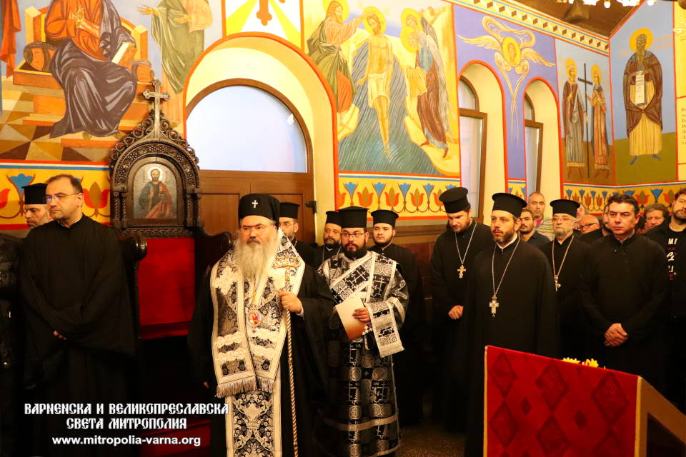Втора част от Великия покаен канон в храм 'Св. цар Борис' - район 'Аспарухово' - 1