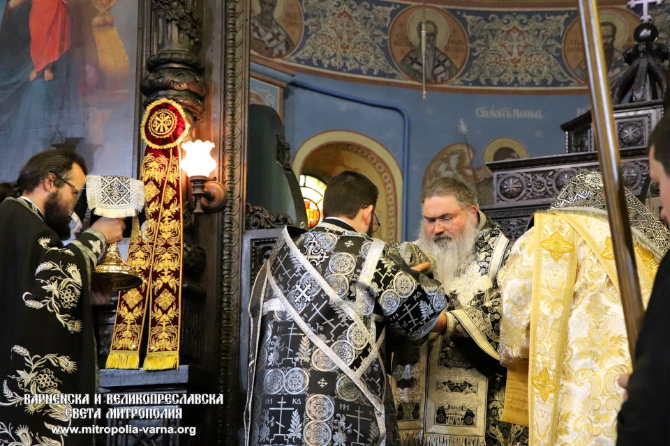 Архиерейска Преждеосвещена Литургия в Катедрален храм 'Успение Богородично' - 1