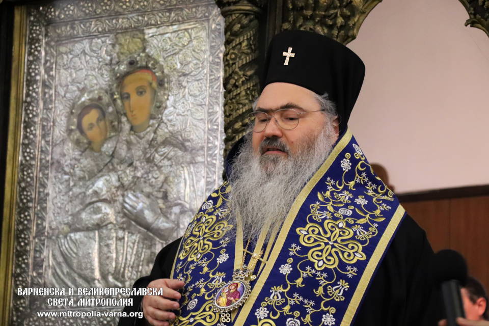 Богородичен канон и акатист първа статия в старинен храм 'Успение Богородично' - квартал Гръцка махала - 1