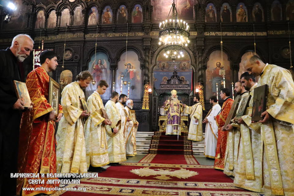 Архиерейска Василиева света Литургия в първата неделя на Великия пост - Православна - 1