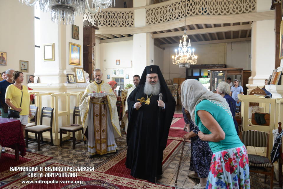 Божествена света Литургия и награждаване с офикия на празника Преображение Господне в храм 'Св. вмчк Георги Победоносец' – Балчик - 1