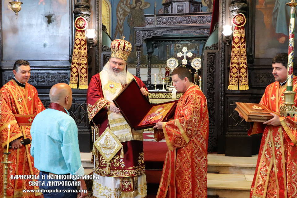 Архиерейско служение и награждаване на ктитори, дарители и спомоществователи на Митрополитската катедрала 'Успение Богородично' - 1